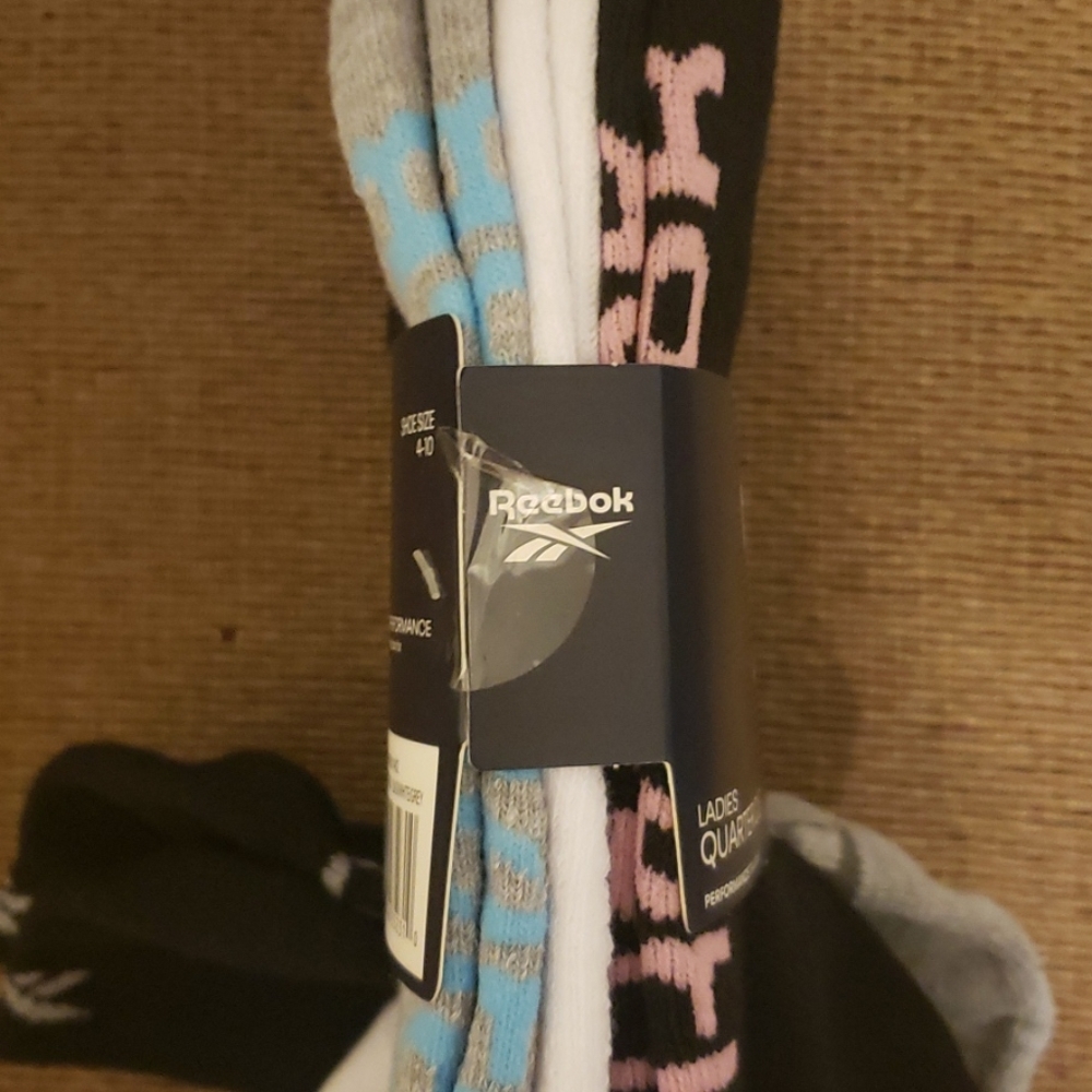 Reebok Ladies Quarter Cut Socks - 6 Pair - Picture 5 of 6